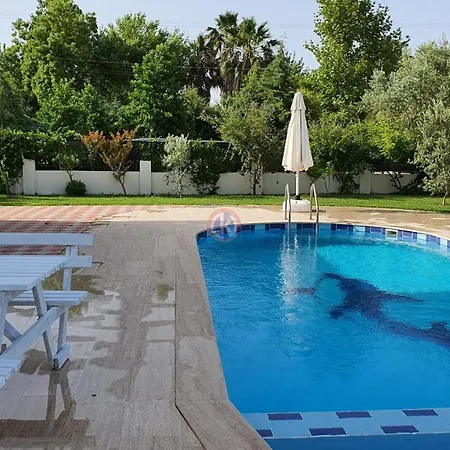 Aymen Villa
